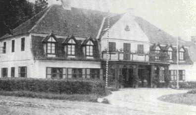 Dw�r w Ogrodzie�cu,  styl Altabau Neudeck